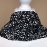 Loft  Women’s Fall Winter Multi-Colored Knit Infinity Scarf Photo 4