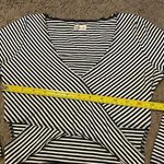 Hollister V-Neck, Cropped, Wrap Cut-Out Mid-Sleeve Top Photo 4