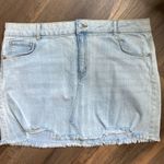 Wild Fable Women’s Light Wash Distressed Frayed Hem Mini Jean Skirt Size 18 Photo 10
