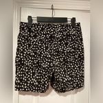 Van Heusen  Size 8P Black Beige Floral Zip Up Stretch Bermuda Shorts Photo 3