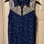 Umgee NWT sleeveless bird print crochet tank Photo 0