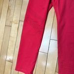 Old Navy ELEVATE Perforated Detail Go-Dry Coral Pink Orange Leggings size XS Photo 3