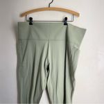 Athleta Salutation Stash Pocket II Capri Pant Eucalyptus Green size 3X Photo 10