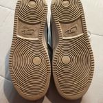 Nike  Cream and Black Low-Top Sneakers Photo 9