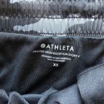 Athleta  Mesh Racer Run Short 4" Camo Black Gray Women's Size XS Photo 6