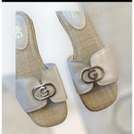 GBG Los Angeles Slides Women's Size 8.5 Beige and White Photo 2