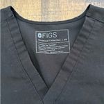 FIGS  Black One Pocket Scrub Top Size XS Photo 2