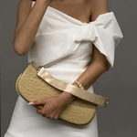 Saturday. Queen BOW OFF Photo 0