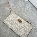 Michael Kors  wristlet Photo 0