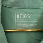 FIGS  Rafaela Oversized Scrub Top in Raspberry Jade Women’s Size Large Photo 3