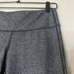 Athleta  gray patterned crop cropped athletic leggings women's M Photo 4