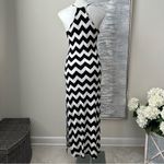 Forever 21  Black and White Chevron Dress Size M Photo 9