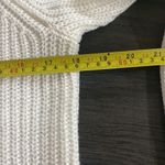 SO  Cream medium Long sleeve sweater Criss cross sleeves white Photo 5