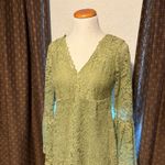 Betsey Johnson  Lace Dress V Neck Bell Sleeve Green‎ Party Cocktail Size 2 Photo 2