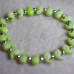Source Unknown Fun Tiny Green Whales Silver Tone Beaded Stretch 6 Inch Bracelet Photo 0
