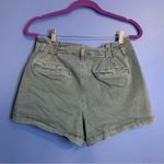 American Eagle Highest Rise Mom Short in Green - Size 8 Photo 1