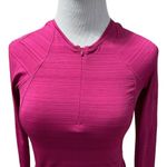Athleta  Pacifica Contoured Vibrant Fuscia Long Sleeve Shirt Size XXS Back Pocket Photo 4