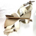 OTBT Freedom White Beige Leather Strappy Wedge Sandals Womens Size 8.5 Flaw Photo 2