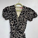 LDT Ellie Giraffe Print V Photo 1