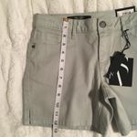 Women’s Vera Wang Shorts Size 2 Photo 5