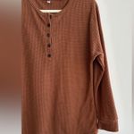 Amazon Waffle Knit Thermal Long Sleeve Shirt, Burnt Orange/Brown, Size Medium Photo 4