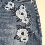 Sneak Peek SP Black Label Floral Embroidered Skinny Jeans Size 25 Blue Photo 5