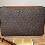 Michael Kors Set Photo 11