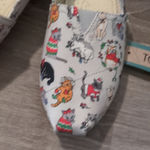 Toms  Belmont Light Grey Holiday Cats Slip On Shoes Size 8 Photo 1