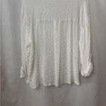 Elegant White Button Photo 5