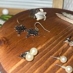 Hang Ten 8 Lot earrings Pearls, Turtles Silver Tree  Carolina Tree Photo 2