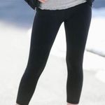 ALBION FIT  Black Petal Pant Capri Leggings Size Small Photo 0