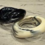 2 Vintage Black White Smoky Swirl Chunky Modernist Enamel Resin Bangle Bracelets Photo 0