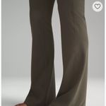 Lululemon Groove Nulu Super-High-Rise Flared Pant
Regular size 4 army green Photo 4