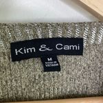 Kim & Cami Silver V Photo 3