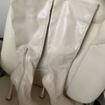 White boots Size 6 Photo 0