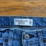 Abercrombie & Fitch Abercrombie High-Rise Jeans 90s Straight Photo 1