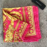Versace Barocco Print Silk Scarf Foulard Size 35.4āx35.4ā New w/Tag Retail $575 Photo 10