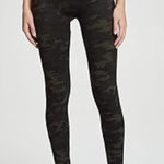 Spanx  SEAMLESS camo legging‎ large Photo 0