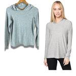 Beyond Yoga Heather Gray Set It Free Hoodie Top XS Photo 3