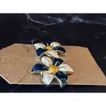 Vintage Cheeky Blue and White Flower Earrings Petal Power Photo 3