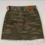 Lucky Brand (NWT) Raw Hem Camo Mini Skirt, Size: 0/25 Photo 3