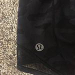 Lululemon Shorts Hotty Hot 2.5" Camo Black Photo 3