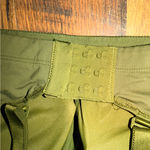 Lululemon Ta Ta Tamer III Brave Olive/Barracks Green No Tag Hook & Eye Closure Photo 6