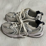 New Balance  530 Photo 0