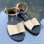 Electric Karma casual beige khaki flat Roman sandals with ankle strap Sz 7 Photo 2