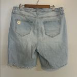 Driftwood  Denim Bermuda Shorts Embroidered Daisy Floral Size 16 Light Wash Photo 1