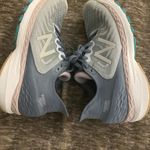 New Balance Womens 860 Gray Running Shoes Lace Up Low Top Size 8 Photo 3