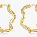 Boutique Gold hoops Photo 0