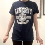 Gildan Statue of Liberty Women’s Unisex Tshirt Photo 1