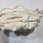 8 Other Reasons Shoulder Bag in Ivory Photo 8